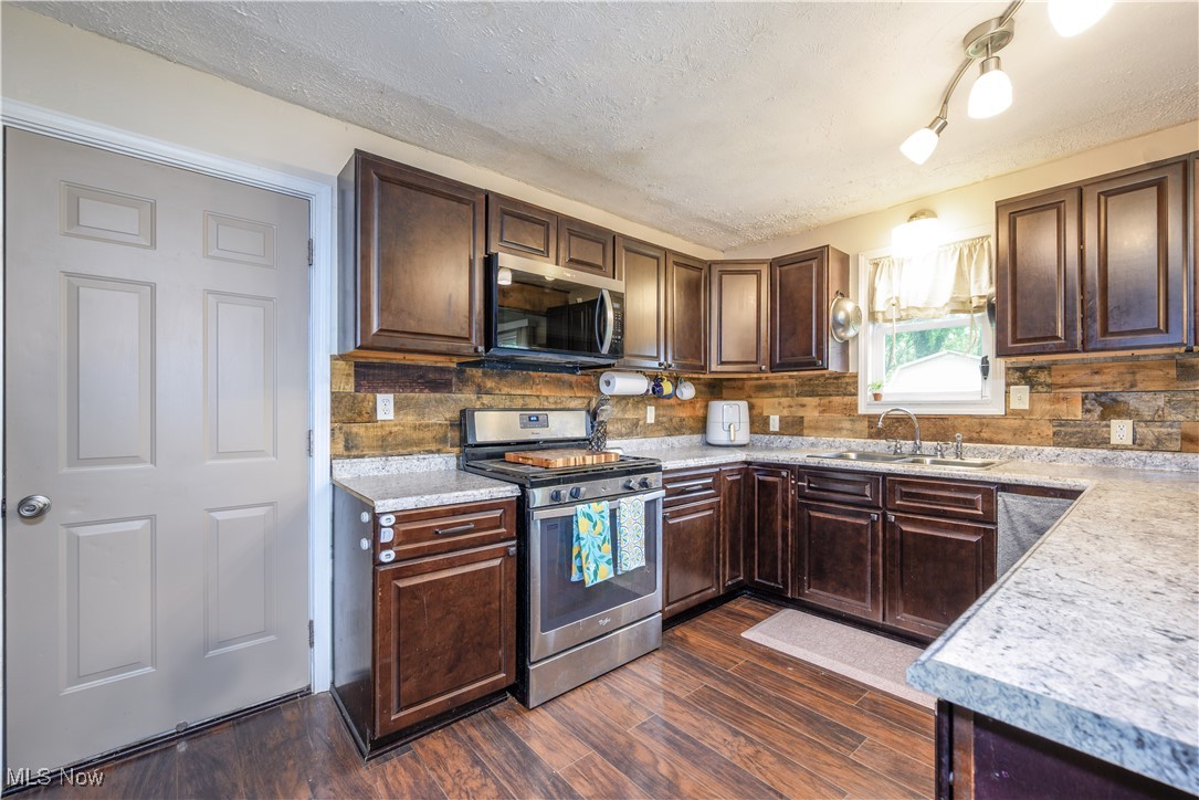 3868 Lor Ron Avenue, Kent, Ohio image 15