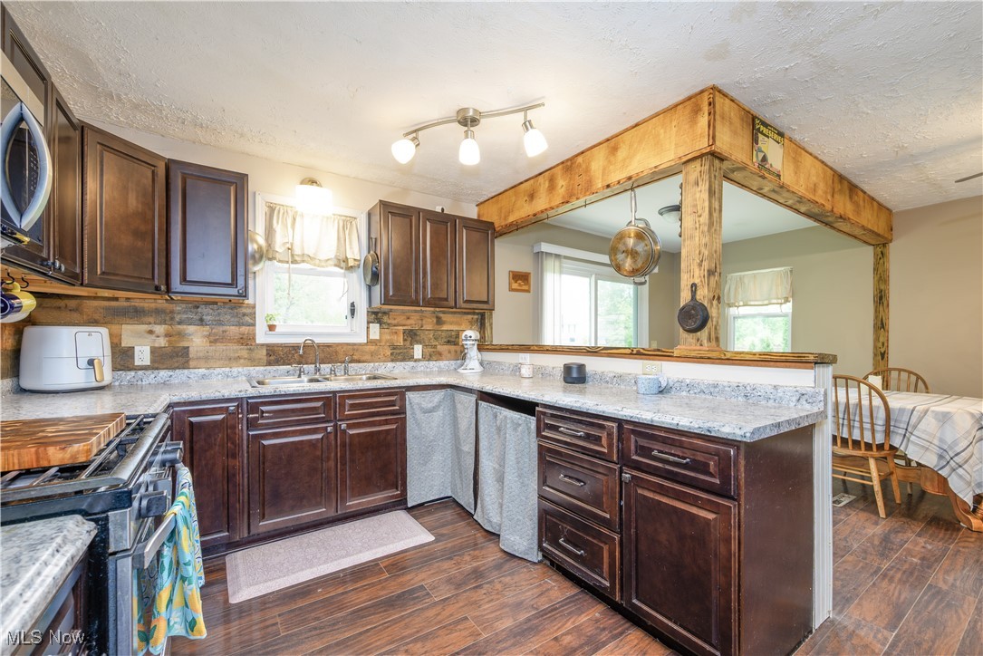 3868 Lor Ron Avenue, Kent, Ohio image 13