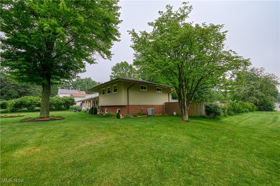 3868 Lor Ron Avenue, Kent, Ohio image 3