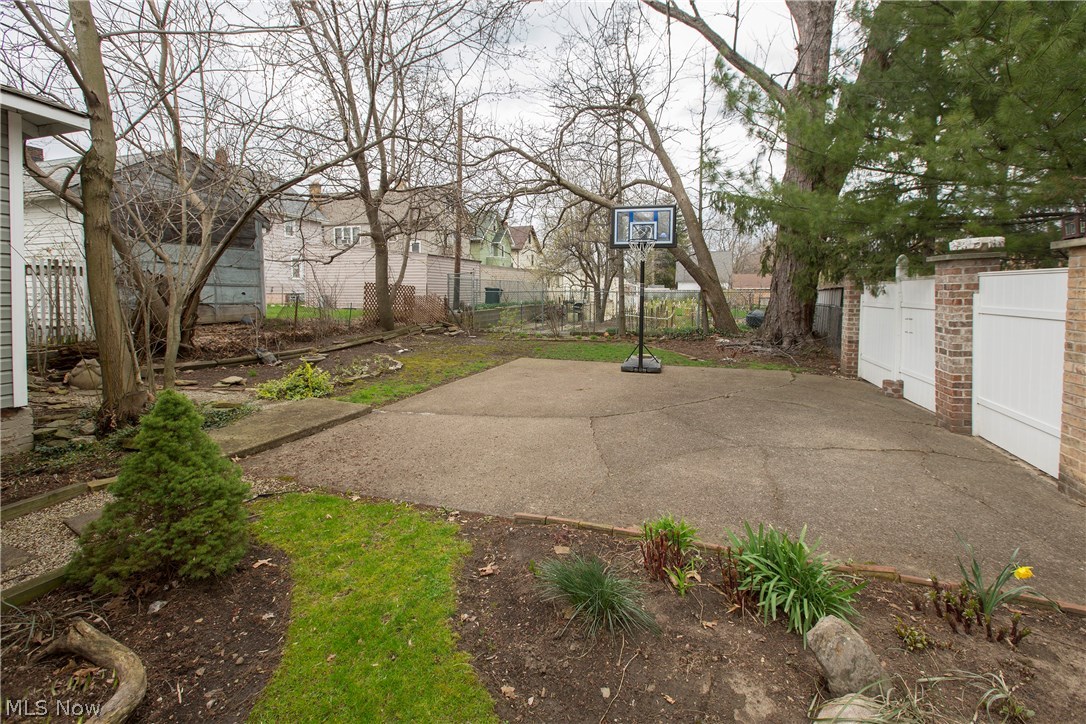 Bayes - Residential Income