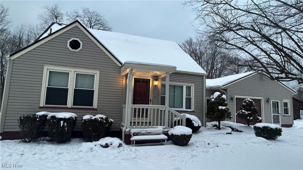 Photo of 110 Edgewood Drive, Conneaut, OH 44030 (MLS # 5182971)