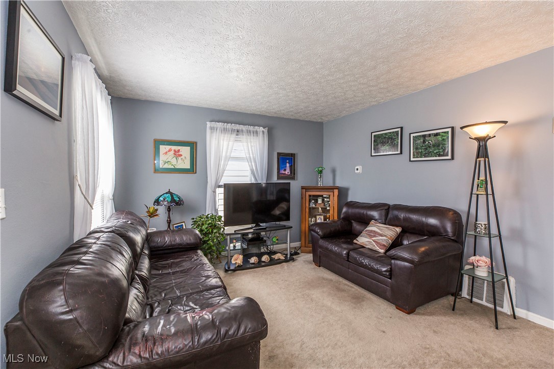 2431 Shaw Avenue, Cuyahoga Falls, Ohio image 4
