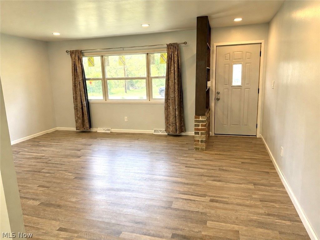 Photo of 4088 Lynwood DR, Kent, OH 44240 (MLS # 5209115)