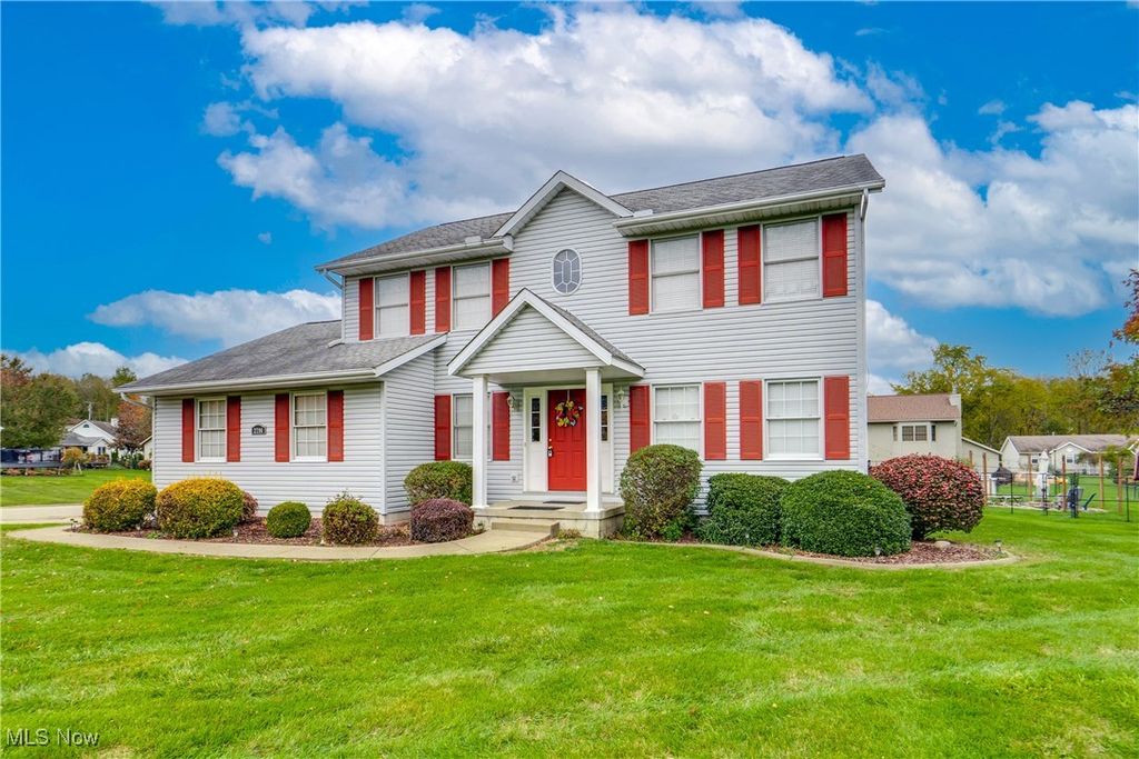 Photo of 2790 Lee Avenue NW, Massillon, OH 44647 (MLS # 5167759)