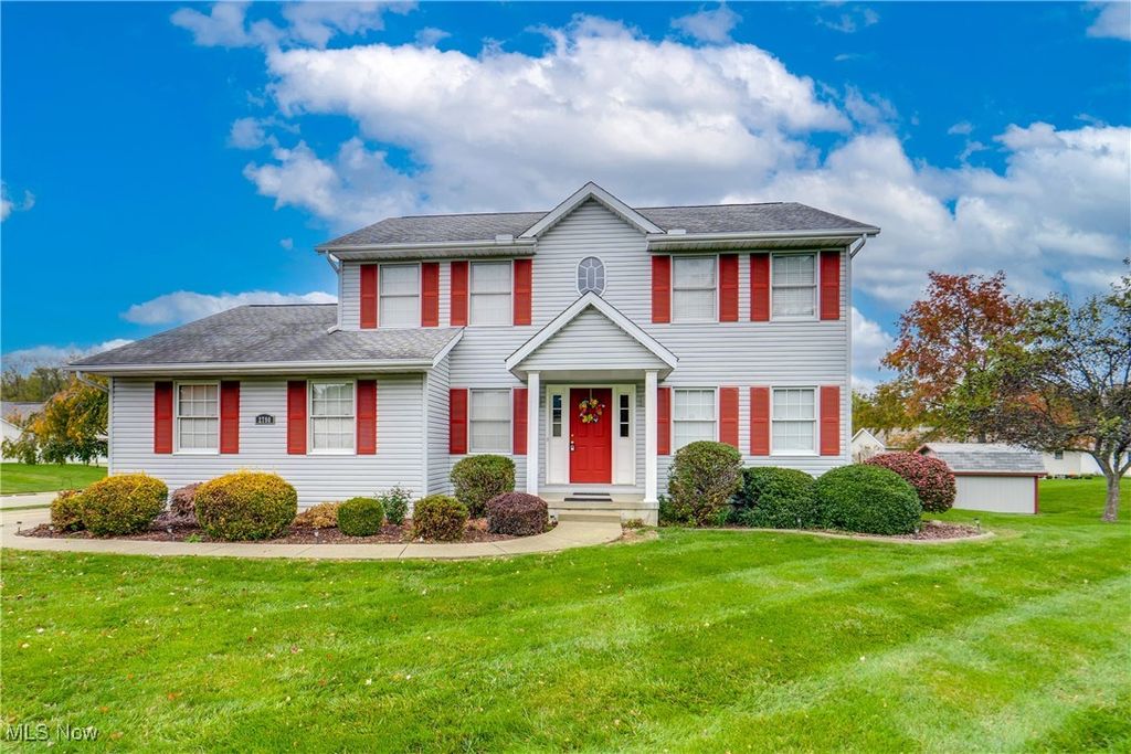 Photo of 2790 Lee Avenue NW, Massillon, OH 44647 (MLS # 5167759)