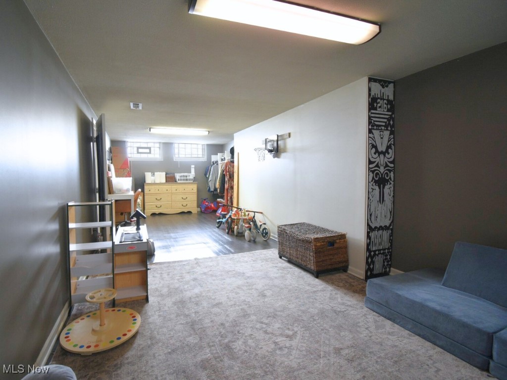 335 E 327th Street, Willowick, Ohio image 35