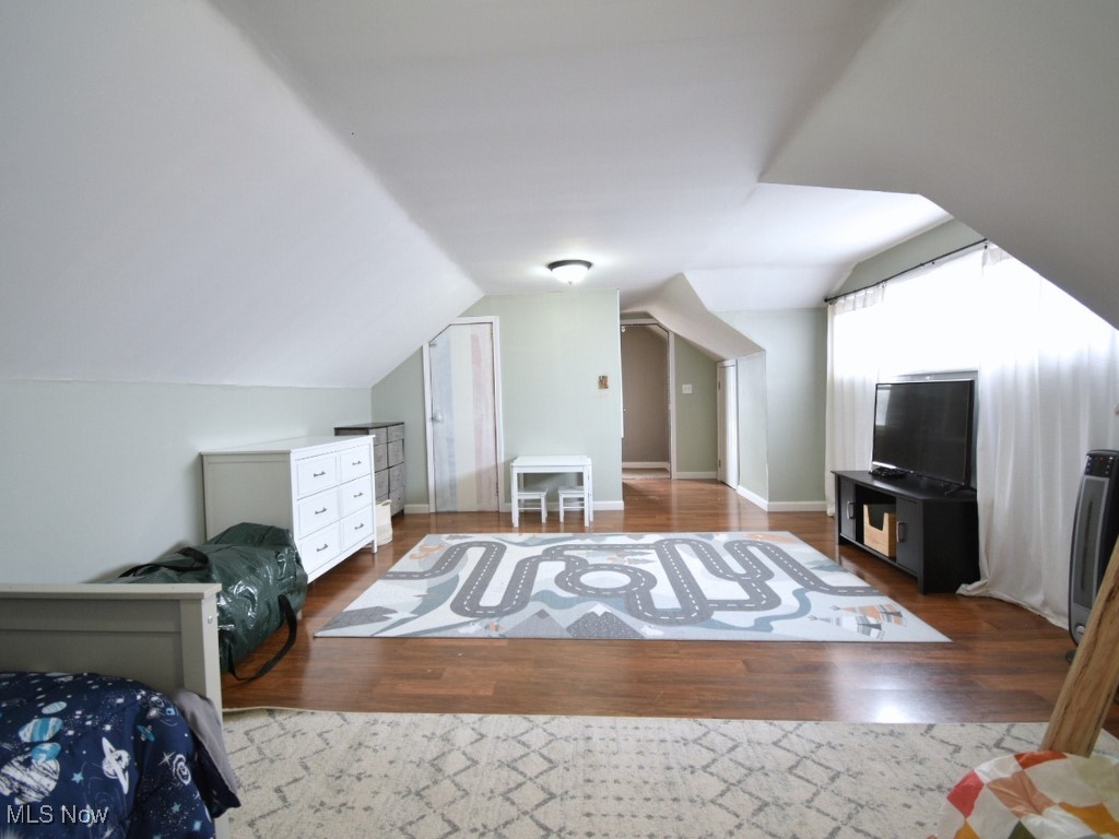 335 E 327th Street, Willowick, Ohio image 32
