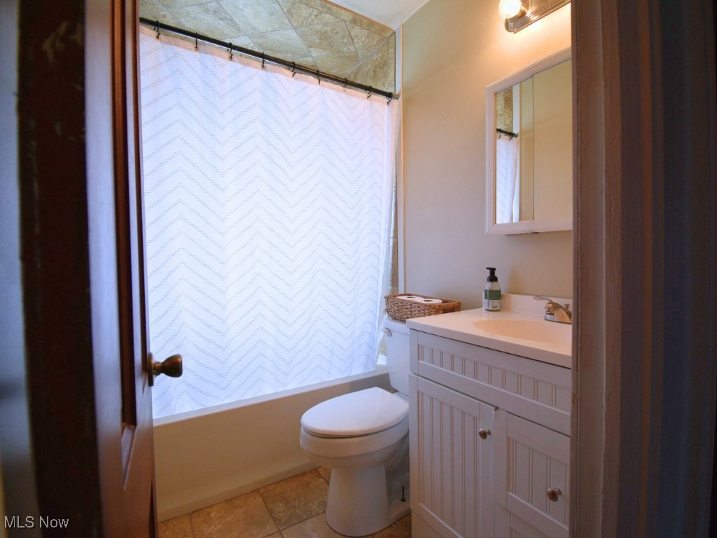 335 E 327th Street, Willowick, Ohio image 24