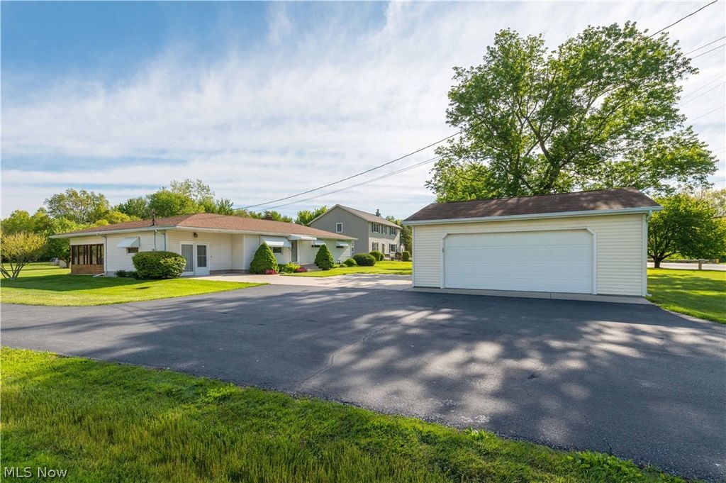 Photo of 4499 Colorado Avenue, Sheffield Village, OH 44054 (MLS # 5209084)