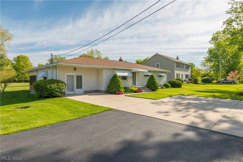 Photo of 4499 Colorado Avenue, Sheffield Village, OH 44054 (MLS # 5209084)