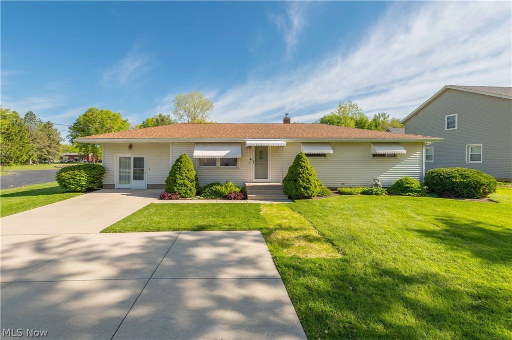 Photo of 4499 Colorado Avenue, Sheffield Village, OH 44054 (MLS # 5209084)