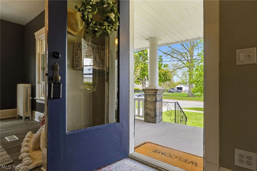 Photo of 17609 Larchwood Avenue, Cleveland, OH 44135 (MLS # 5204471)