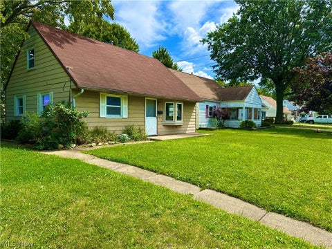 Tiny photo for 181 N Beverly Avenue, Austintown, OH 44515 (MLS # 5240344)