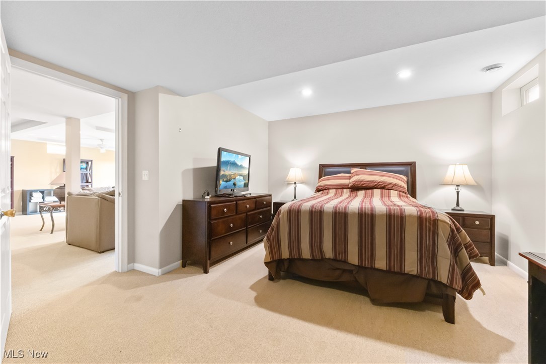 829 Lakeview Court, Kent, Ohio image 21
