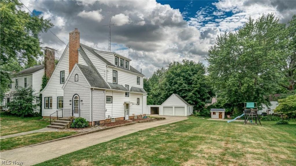 Photo of 1717 Harvard Avenue NW, Canton, OH 44703 (MLS # 5187772)