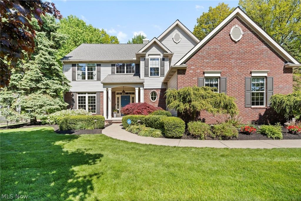 Photo of 255 Williamsburg Drive, Avon Lake, OH 44012 (MLS # 5205631)