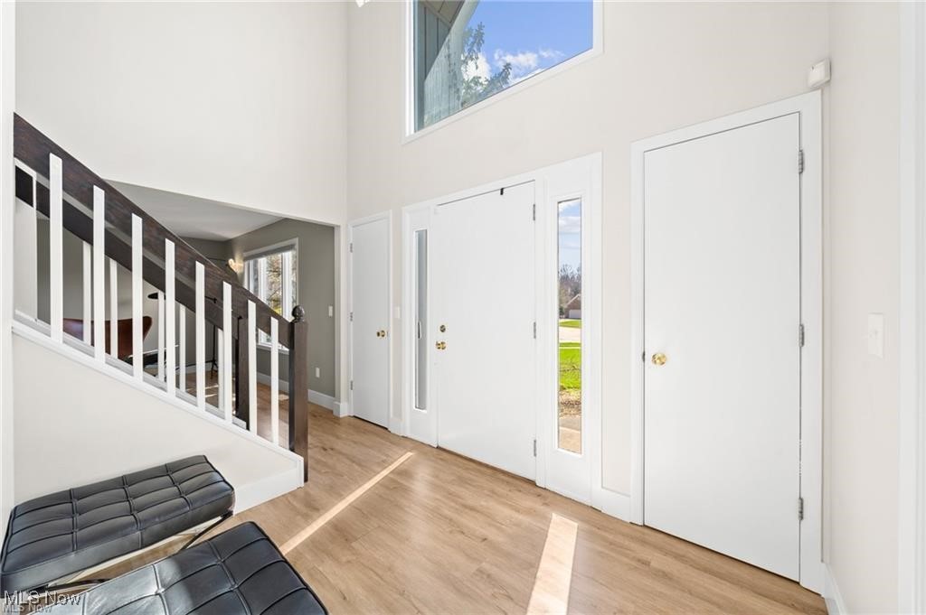 32875 Aspen Glen Drive, Solon, Ohio image 2