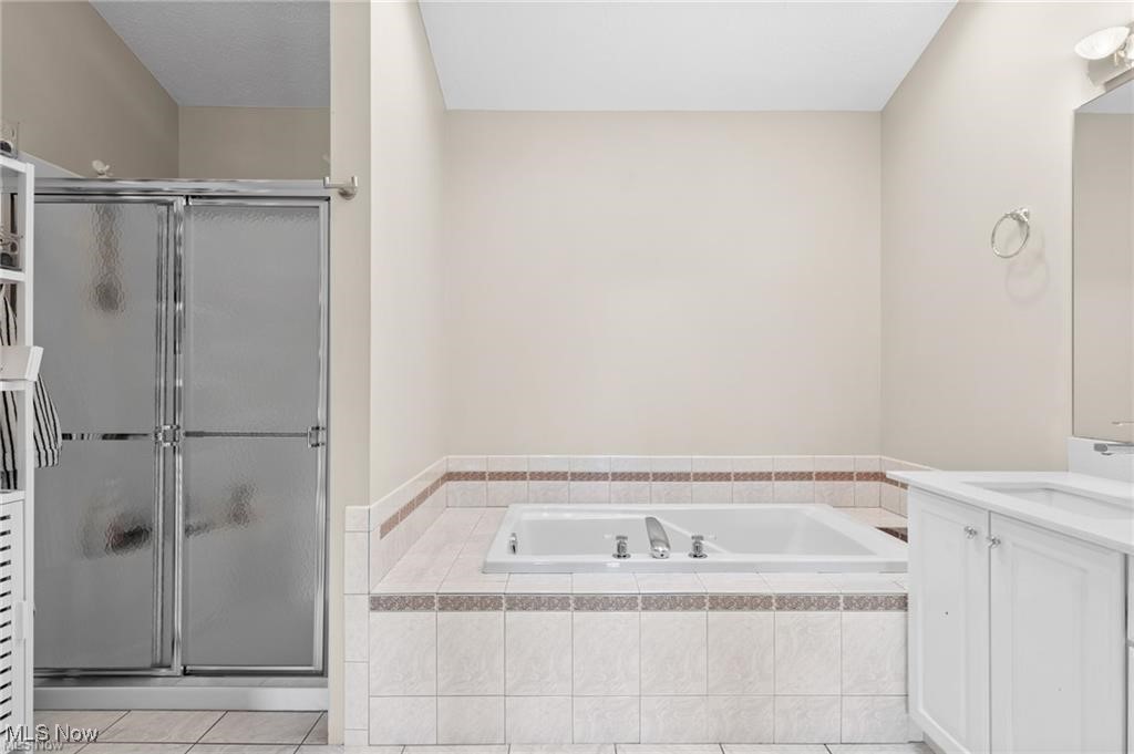 32875 Aspen Glen Drive, Solon, Ohio image 32