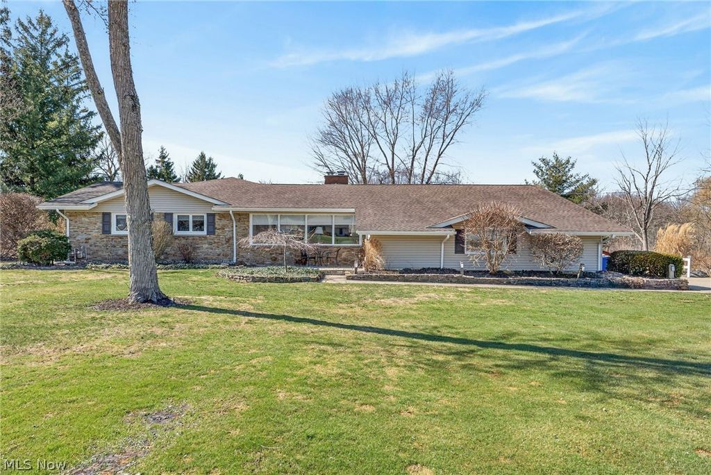 Photo of 13814 Fox Hills Drive, Novelty, OH 44072 (MLS # 5190978)
