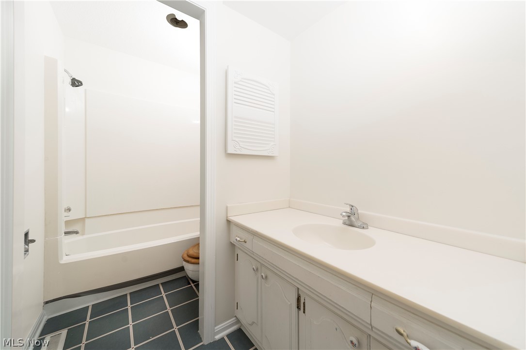 Bob-O-Link - Residential