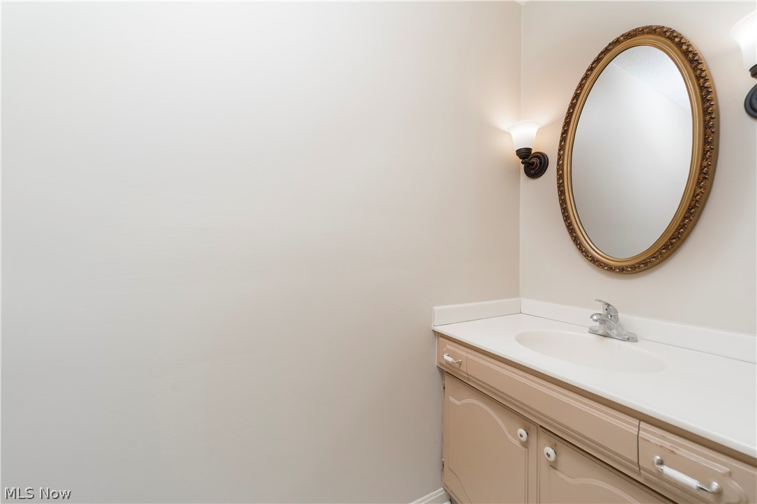 Bob-O-Link - Residential