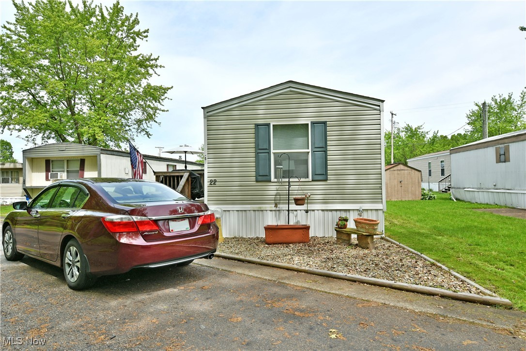 22 Marla Lane, Girard, Ohio image 1