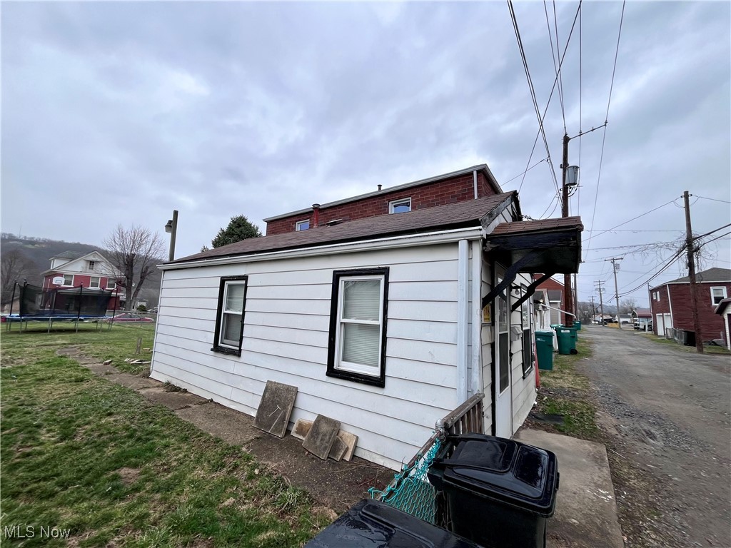 318 Coolidge Street, Newell, West Virginia image 2