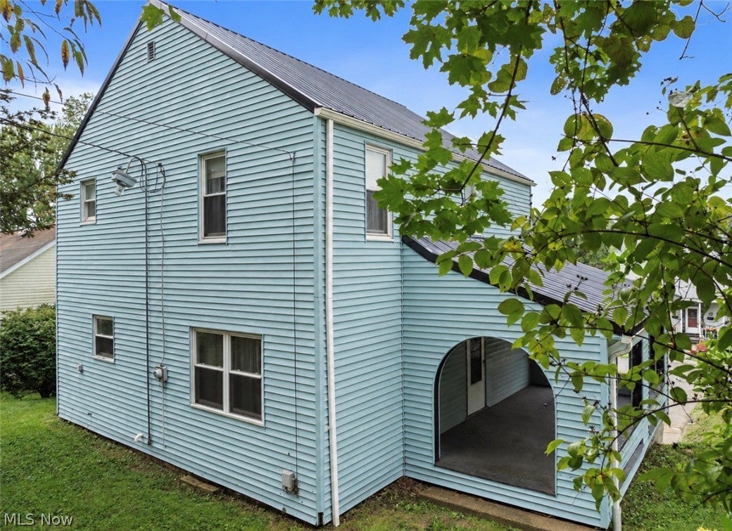112 Opal Boulevard