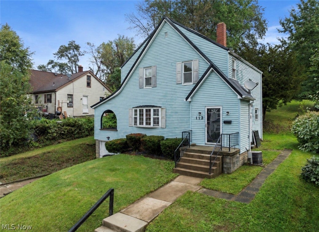 112 Opal Boulevard