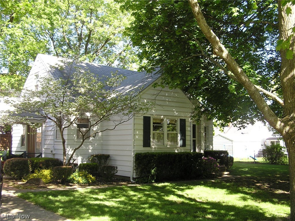 Great find! Neat-clean-very affordable! Just unpack & relax! Eat in kitchen plus dining room. Foyer with closet, 2nd floor suitable to finish for additional living space. Waterproofed basement (transferable warranty) vented glass block windows. Spacious double lot. Convenient location minutes from Rt 8, the Natatorium, and the new Portage crossing shopping area.