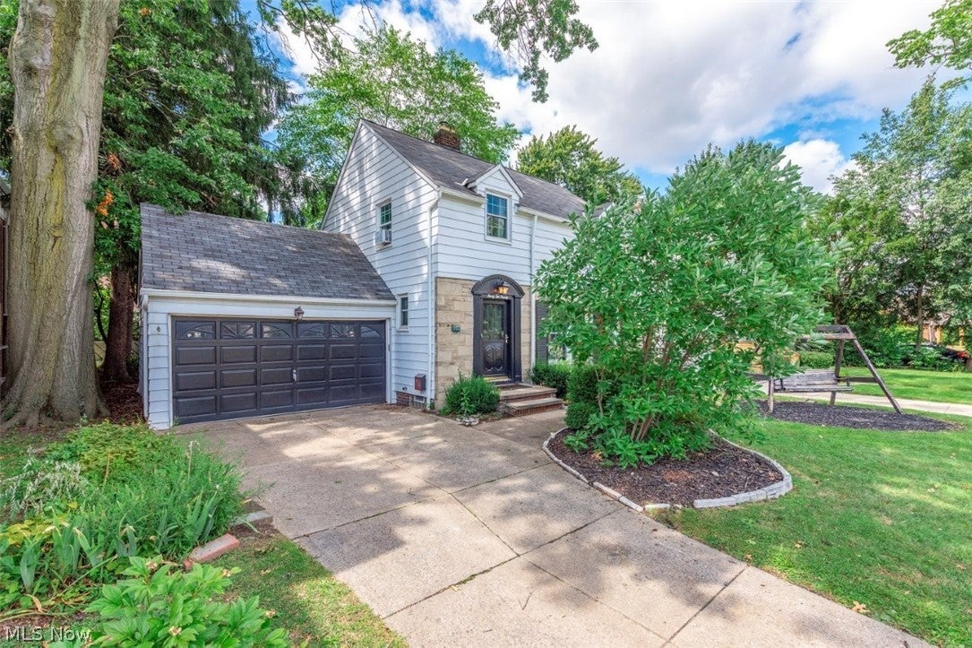 3290 Wooster Road