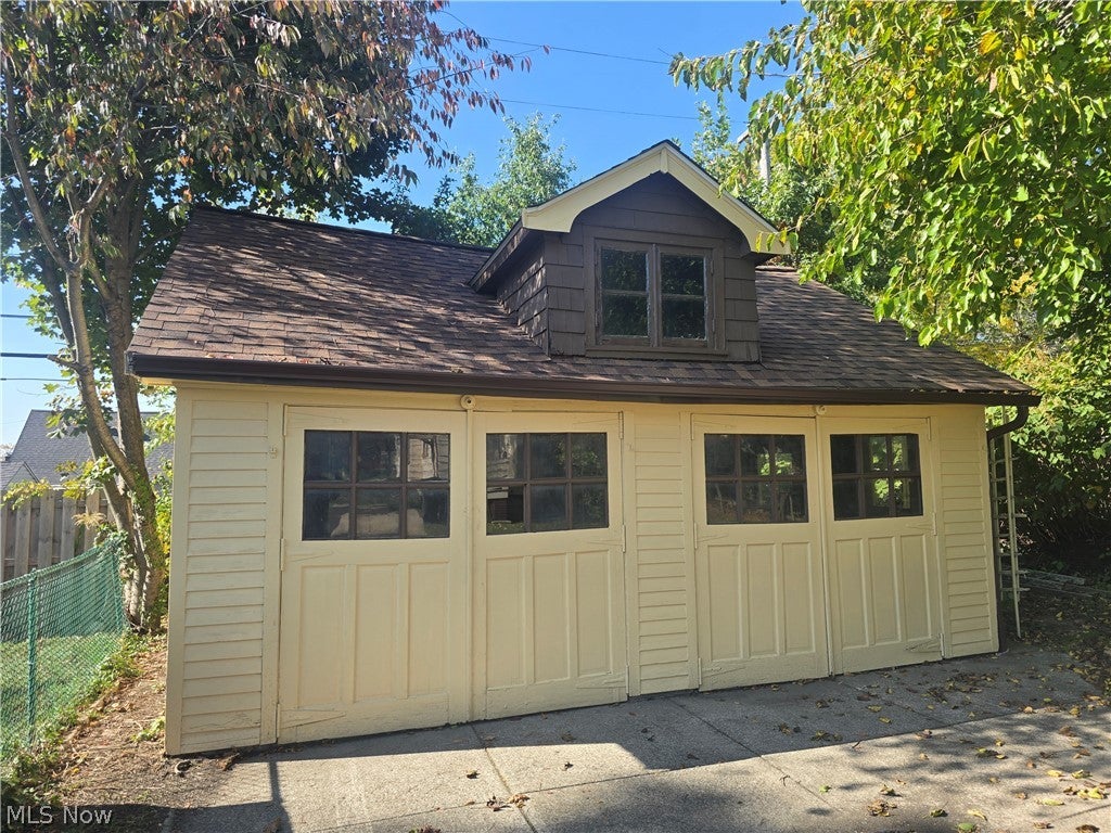 4676 - 4678 E 93rd Street