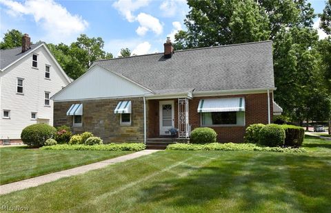 3948 Monticello Boulevard, Cleveland Heights, OH 44121 - #: 5043688