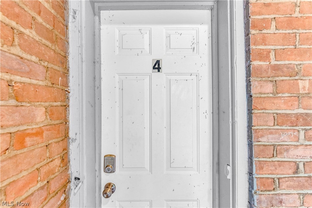 13605 Othello Avenue 4/UP