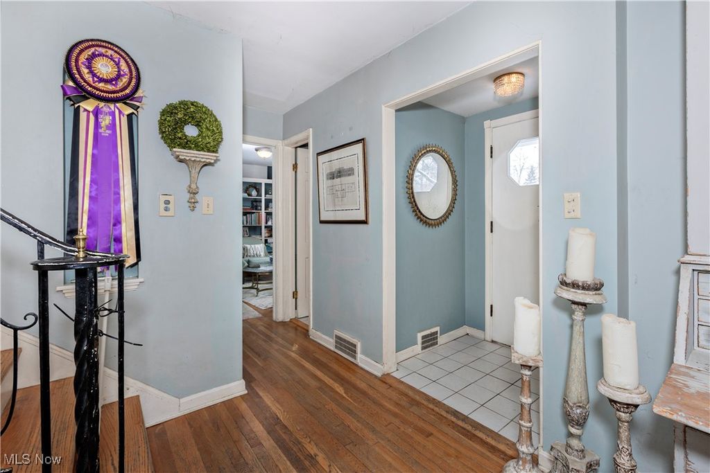 Photo of 19850 Fairmount Boulevard, Shaker Heights, OH 44118 (MLS # 5184406)