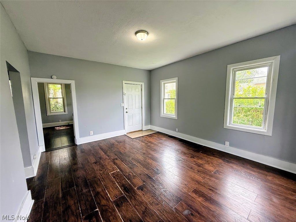 316 Young Avenue NE
