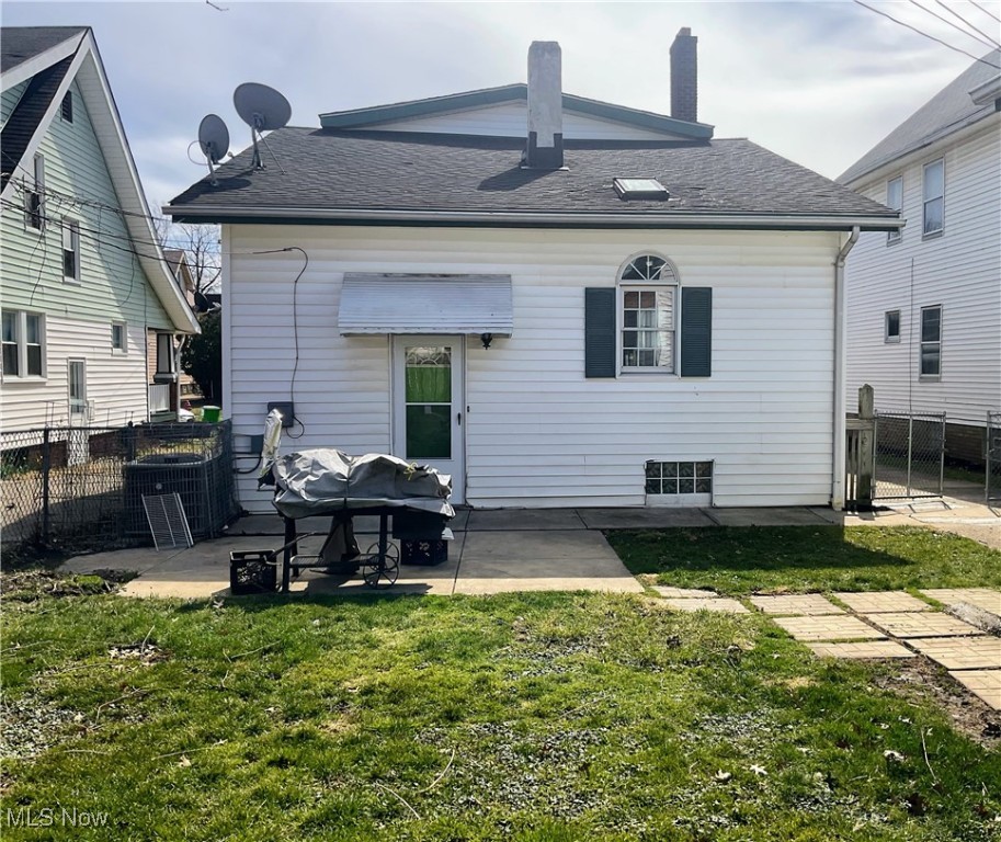 10201 Greenview Avenue, Garfield Heights, Ohio image 3