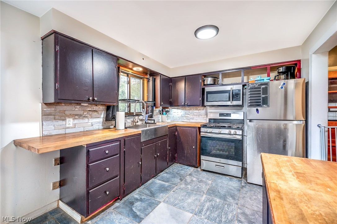 Estates Circle - Residential