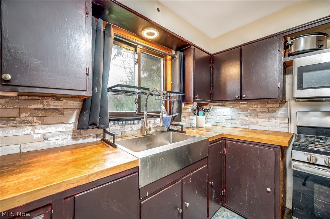 Estates Circle - Residential