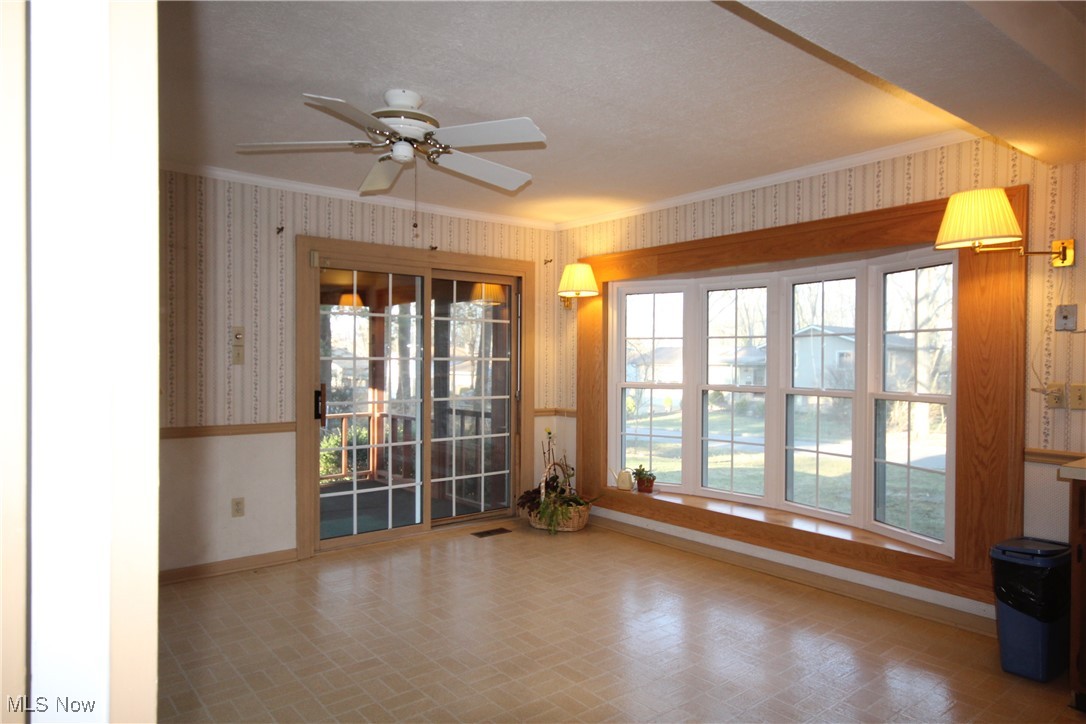 975 Eaton Avenue, Akron, Ohio image 22