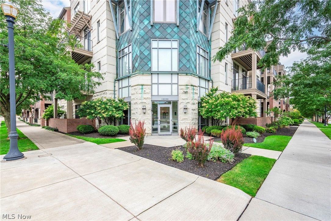 16800 Van Aken Boulevard 410