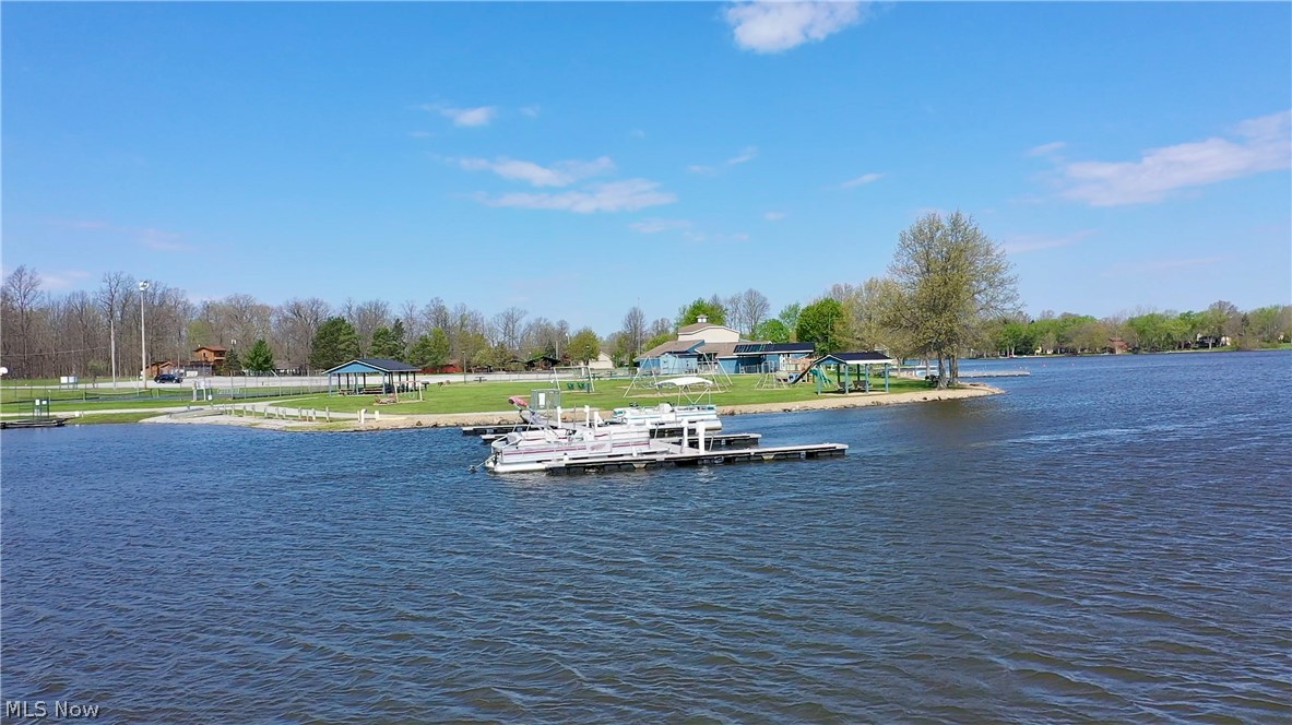 Cinnamon Lake - Residential