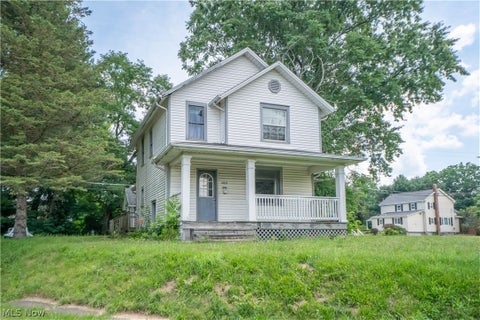Photo of 1033 Walnut Avenue, Alliance, OH 44601 (MLS # 5227079)