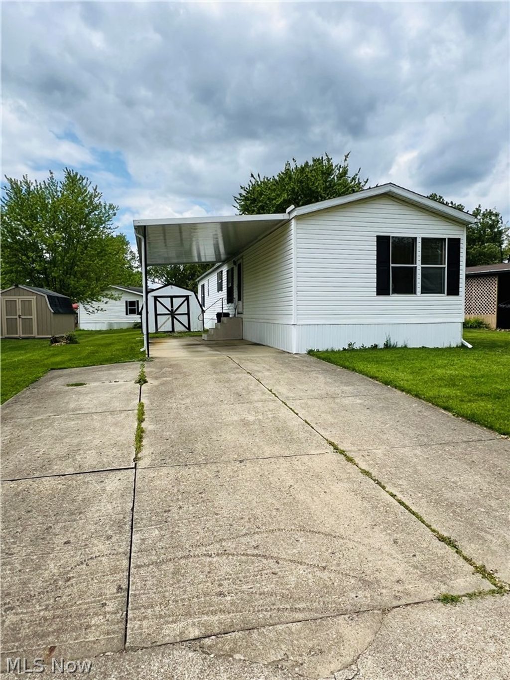 Photo of 28 Thomas Boulevard NW, Massillon, OH 44647 (MLS # 5208618)