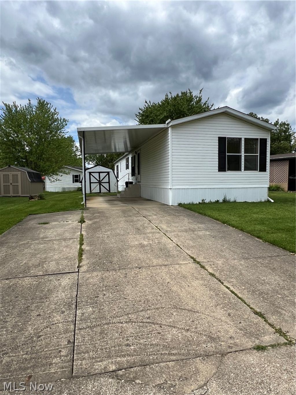 Photo of 28 Thomas Boulevard NW, Massillon, OH 44647 (MLS # 5208618)