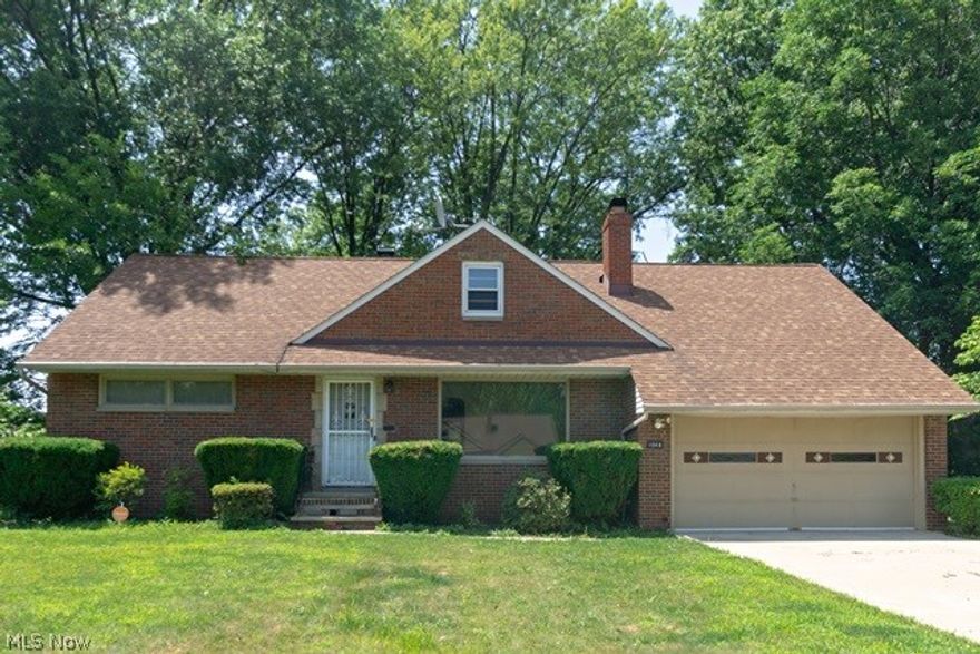 Jump on this chance to buy this brick ranch style home built in 1956, located in
Richmond Heights, OH and sitting on a nice .289 acre lot. The interior offers
1770 sq. ft. with 4 bedrooms and 1 bathroom plus an attached garage and full
basement.