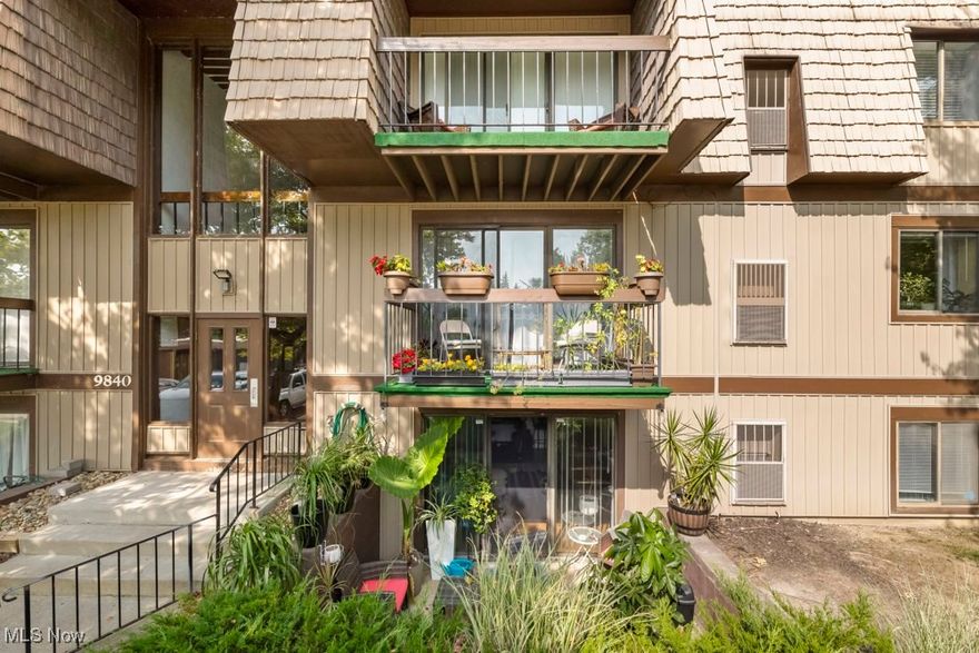 Welcome home to this beautiful 2-bedroom, 2-bath, move-in ready condo! The inviting foyer leads to an open floor plan with a spacious living/dining area. The master bedroom has an en-suite bathroom. The second bedroom offers ample closet space. The unit includes a laundry area with a washer and dryer. Additional features include basement storage and a single car garage with an opener. HOA fees cover common Area Maintenance, Exterior Building, Exterior Maintenance, Grounds Care, Pool Maintenance, Property Management, Recreation, Reserve Fund, Sewer, Snow Removal, Water and Sewer.
Located near top-rated North Royalton Schools, the airport, freeways, Metroparks, shopping, and golf, this development also offers amenities like tennis courts, a swimming pool, a clubhouse, and basketball courts. Move in and enjoy! 
Bedrooms carpet in 2021, laminate floor 2021, brand new HVAC 2024.
Don't miss the opportunity to make this stunning condo your new home!