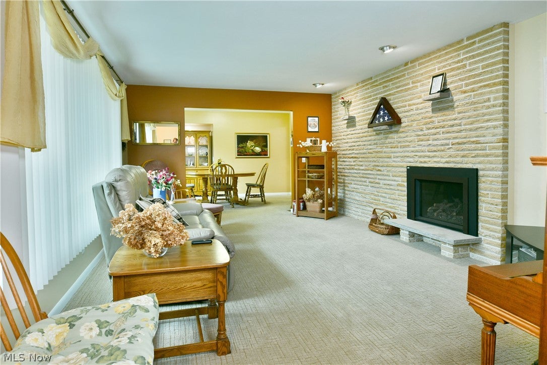 8637 Squirrel Hill Drive NE