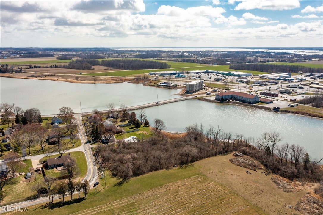 113 W Catawba Road, Port Clinton, Ohio image 5