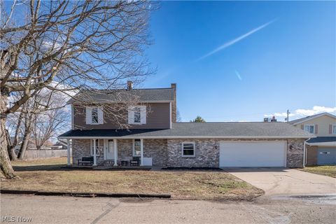 453 Wood Avenue Newcomerstown OH 43832